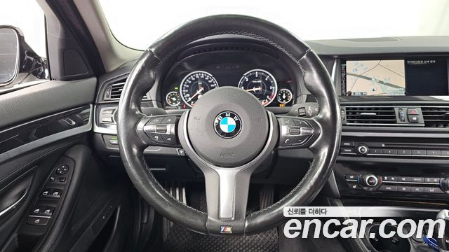 BMW 5-Series 2016 — photo 13
