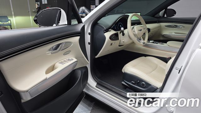 Genesis GV70 2022 — photo 13
