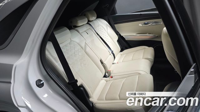 Genesis GV70 2022 — photo 17