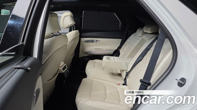 Genesis GV70 2022 — photo 18