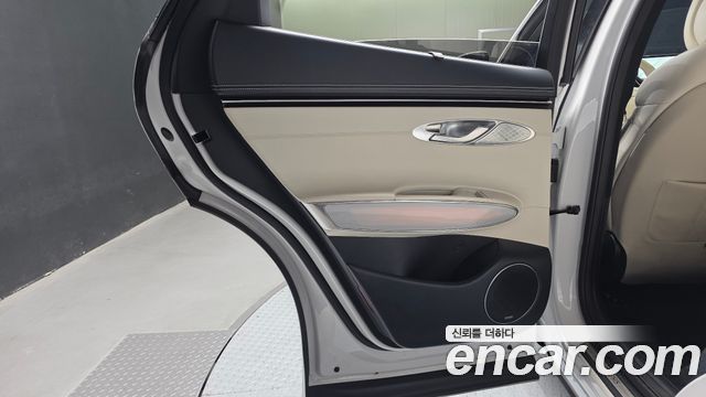 Genesis GV70 2022 — photo 15