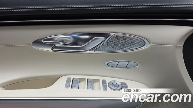 Genesis GV70 2022 — photo 27