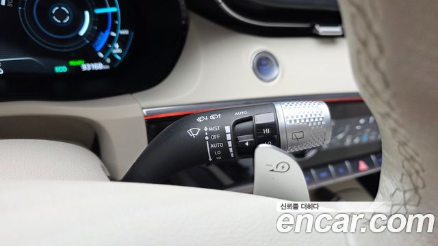 Genesis GV70 2022 — photo 28