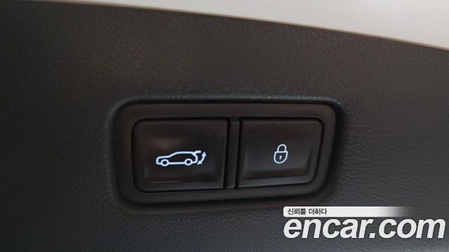 Genesis GV70 2022 — photo 31