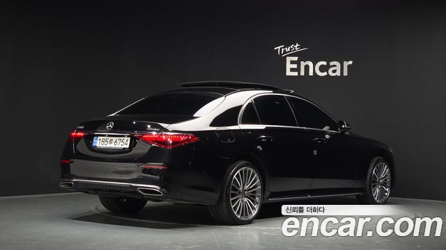 Mercedes-Benz S-Class 2023 — photo 2