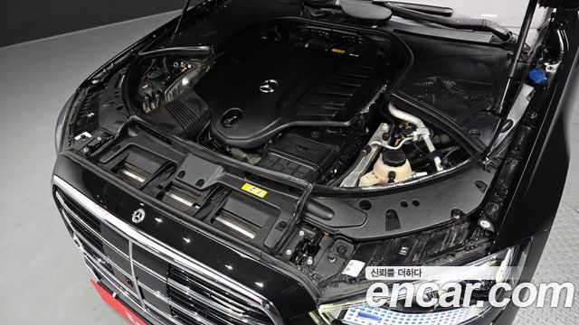 Mercedes-Benz S-Class 2023 — photo 6