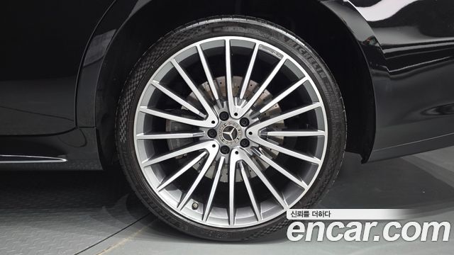 Mercedes-Benz S-Class 2023 — photo 7