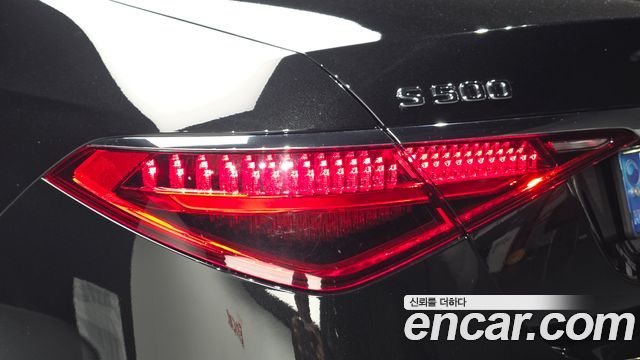 Mercedes-Benz S-Class 2023 — photo 9