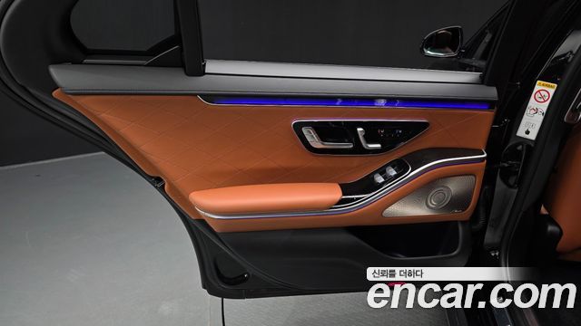 Mercedes-Benz S-Class 2023 — photo 15