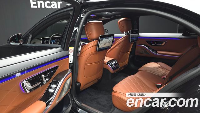 Mercedes-Benz S-Class 2023 — photo 16