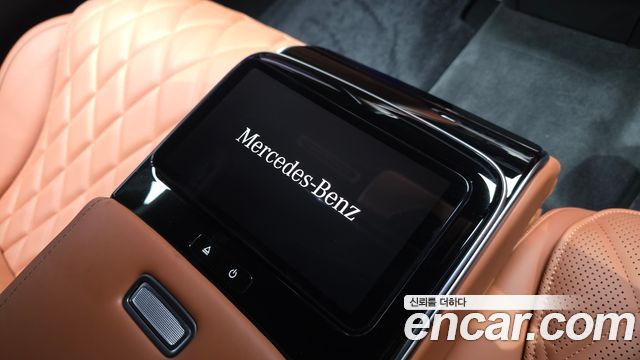 Mercedes-Benz S-Class 2023 — photo 32