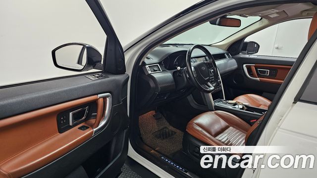 Land Rover Discovery Sport 2016 — photo 10