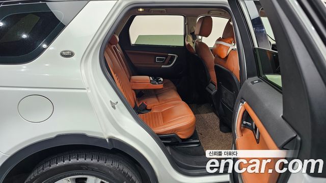 Land Rover Discovery Sport 2016 — photo 12