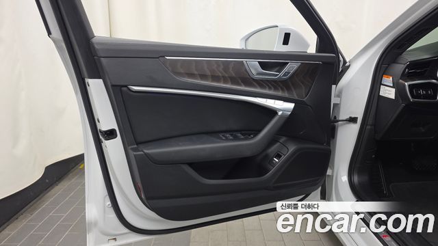 Audi A6 2022 — photo 14