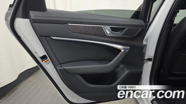 Audi A6 2022 — photo 15