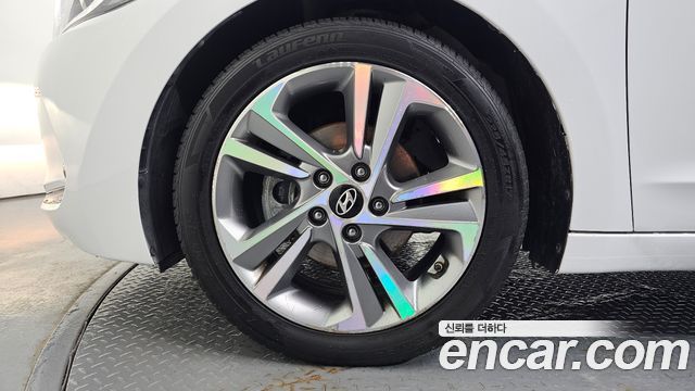 Hyundai AVANTE 2018 — photo 5