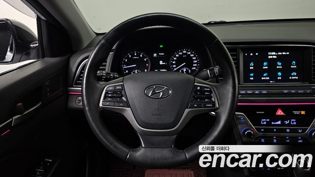 Hyundai AVANTE 2018 — photo 14