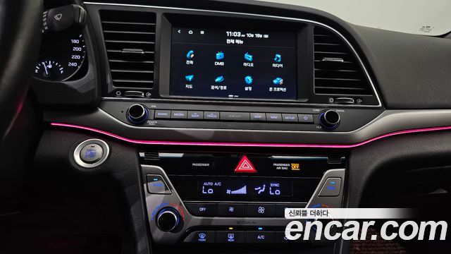 Hyundai AVANTE 2018 — photo 15