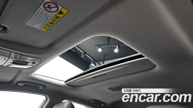 Hyundai AVANTE 2018 — photo 19
