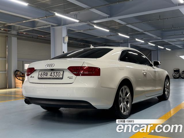 Audi A5 2011 — photo 2