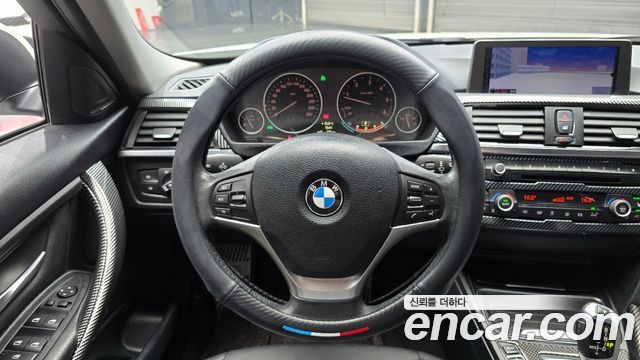 BMW 3-Series 2012 — photo 13