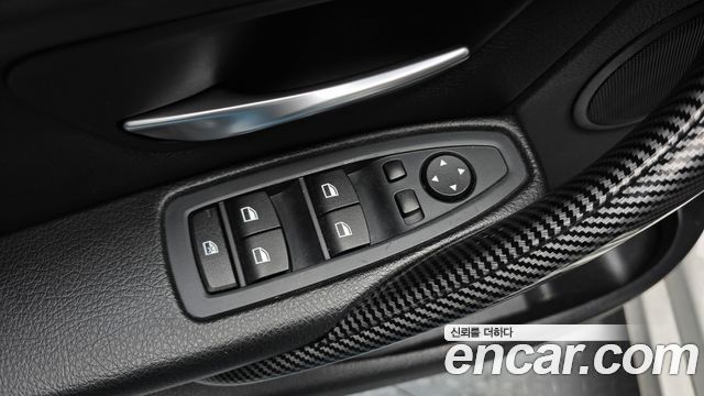 BMW 3-Series 2012 — photo 18