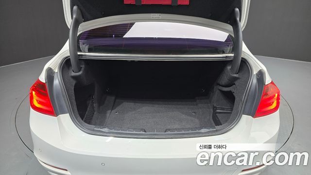 BMW 3-Series 2012 — photo 20