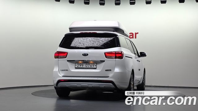 Kia Canival 2016 — photo 4