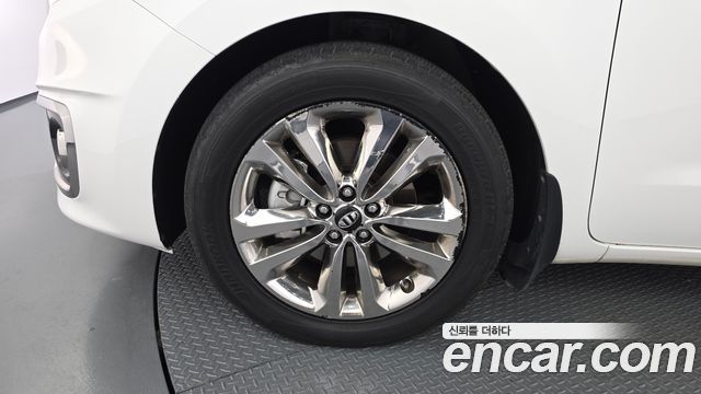 Kia Canival 2016 — photo 5