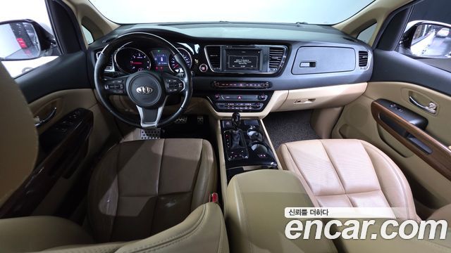 Kia Canival 2016 — photo 7