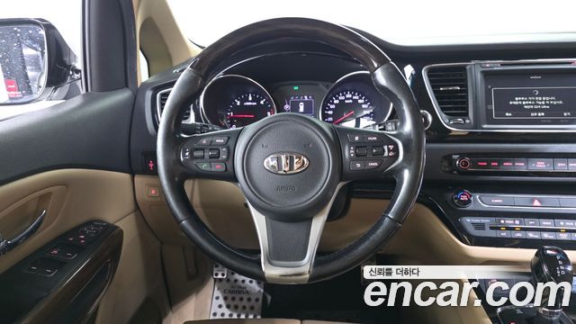 Kia Canival 2016 — photo 13