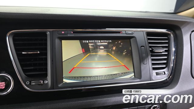 Kia Canival 2016 — photo 15