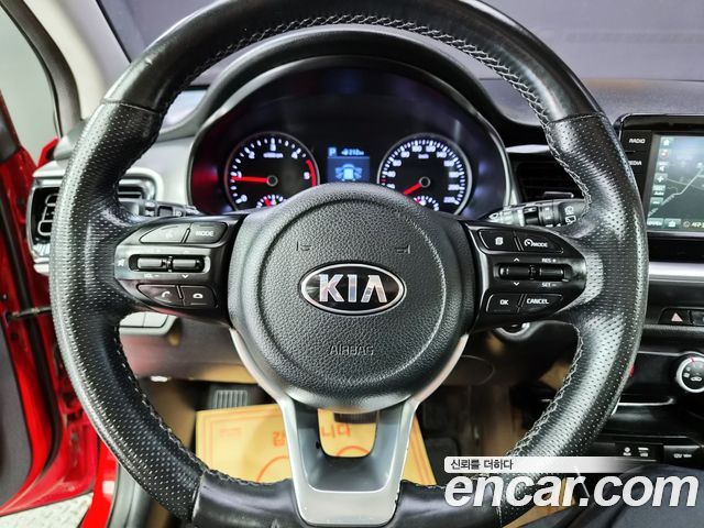Kia Stonic 2018 — photo 14