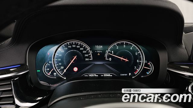 BMW 5-Series 2018 — photo 8