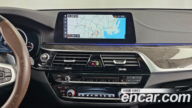 BMW 5-Series 2018 — photo 14