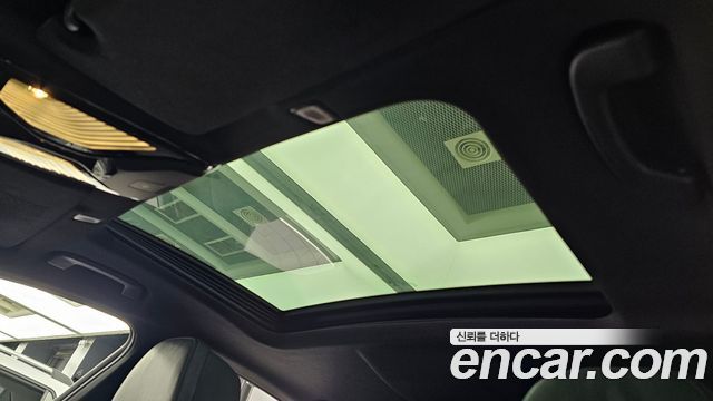 BMW 5-Series 2018 — photo 18