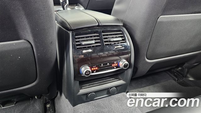 BMW 5-Series 2018 — photo 19
