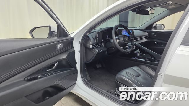 Hyundai AVANTE 2023 — photo 13