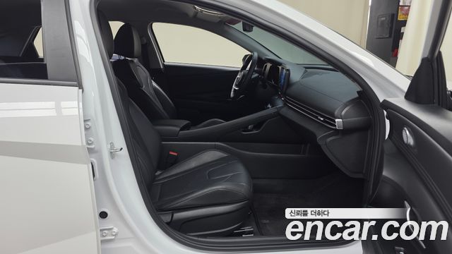 Hyundai AVANTE 2023 — photo 17