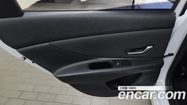 Hyundai AVANTE 2023 — photo 15