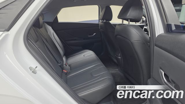 Hyundai AVANTE 2023 — photo 16