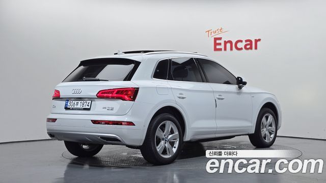 Audi Q5 2020 — photo 2