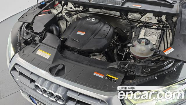 Audi Q5 2020 — photo 6