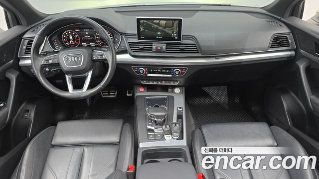 Audi Q5 2020 — photo 10