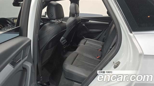 Audi Q5 2020 — photo 17