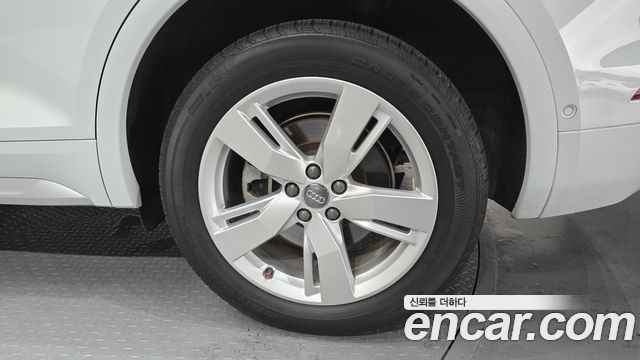 Audi Q5 2020 — photo 7