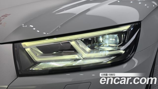 Audi Q5 2020 — photo 8