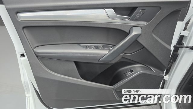 Audi Q5 2020 — photo 14