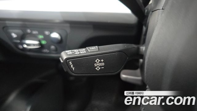 Audi Q5 2020 — photo 28