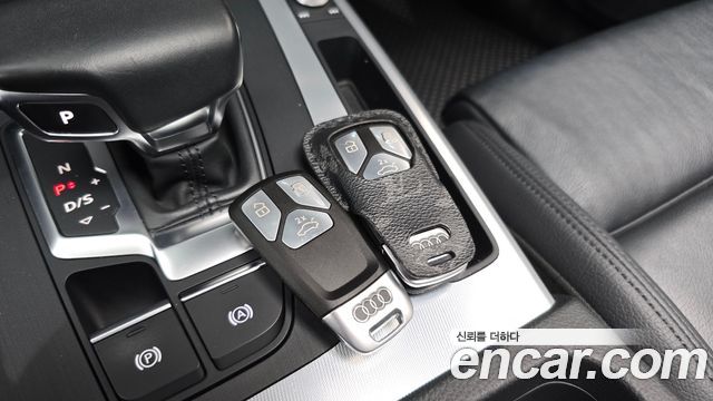 Audi Q5 2020 — photo 34